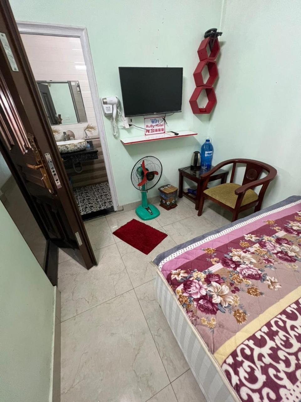 Ruby Hostel Ха Жианг Екстериор снимка