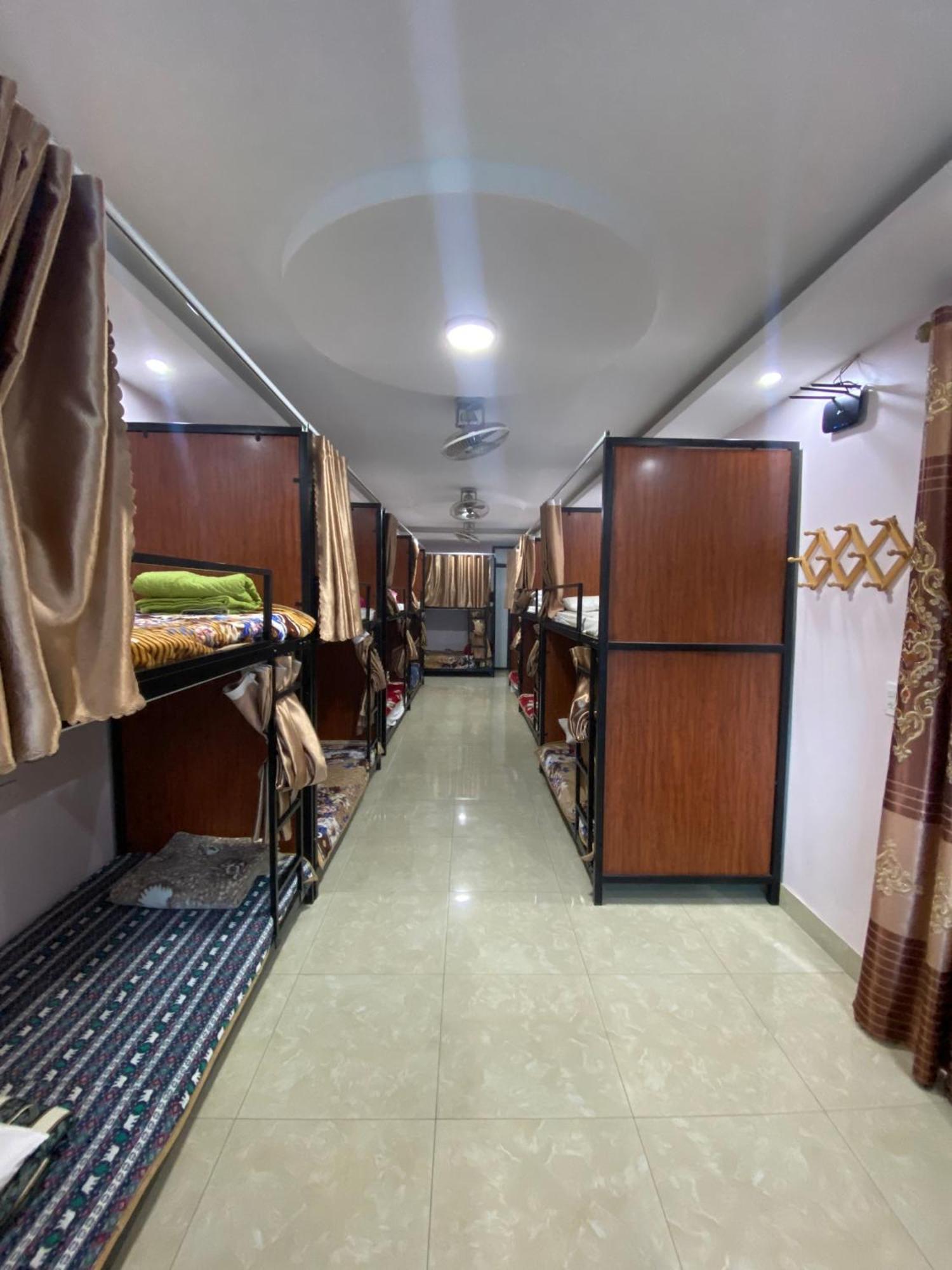 Ruby Hostel Ха Жианг Екстериор снимка